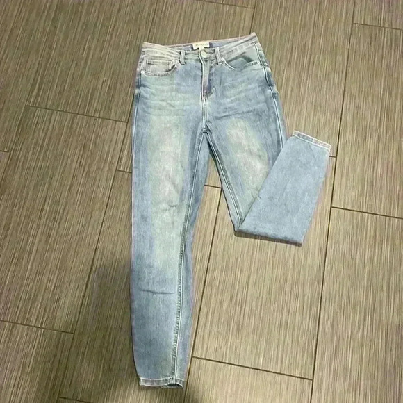 Abound Women's Blue Light Wash High Rise Zip Fly Skinny Denim Jeans Size 26 - Picture 1 of 10